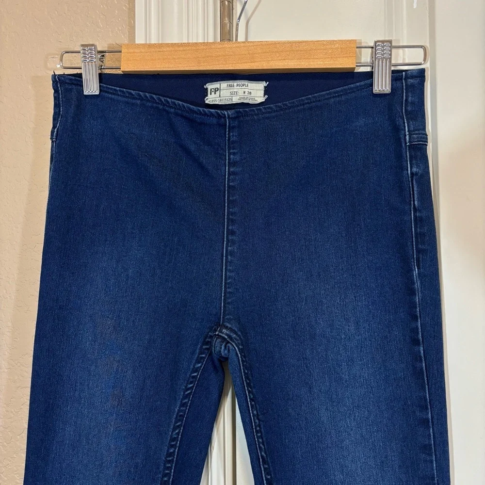 Free People Flare Jeans Pull On Bell Bottoms Womens Size 26 - Picture 3 of 11